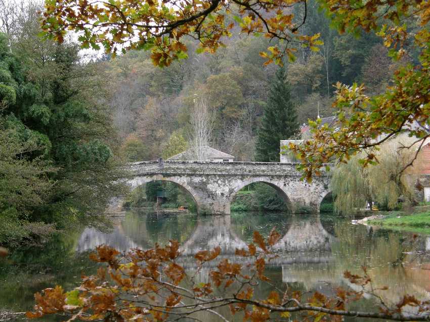 Le Pont de Cirou en automne