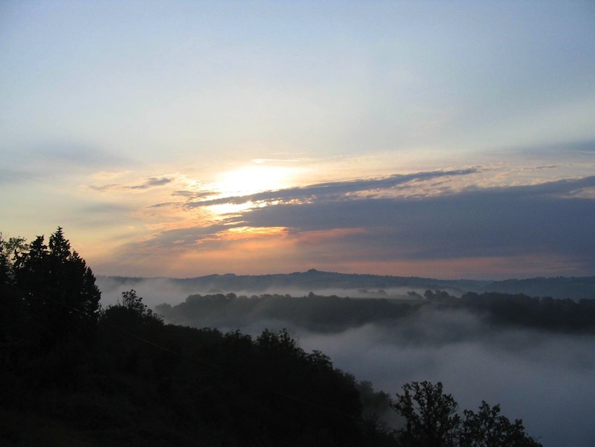 Lever de soleil sur la vallée